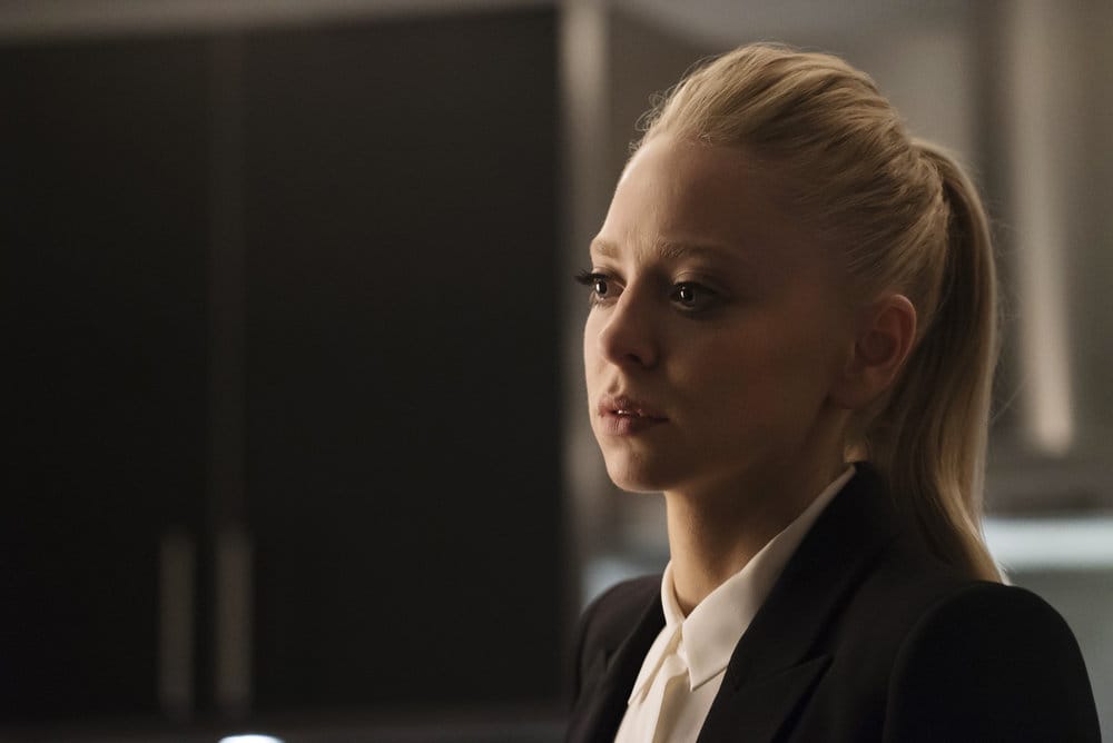 MR. ROBOT Season 2 Episode 9 Photos eps2.7_init_5.fve SEAT42F