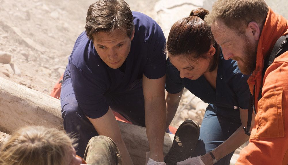 THE NIGHT SHIFT-- "Emergent" Episode 312 -- Pictured: (l-r) Scott Wolf as Dr. Scott Clemmens, Jill Flint as Dr. Jordan Alexander, Mac Brandt as Mac Reily -- (Photo by: Cathy Kanavy/NBC)