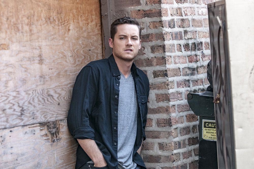CHICAGO P.D. -- "Big Friends Big Enemies" Episode 403 -- Pictured: Jesse Lee Soffer as Jay Halstead -- (Photo by: Matt Dinerstein/NBC)