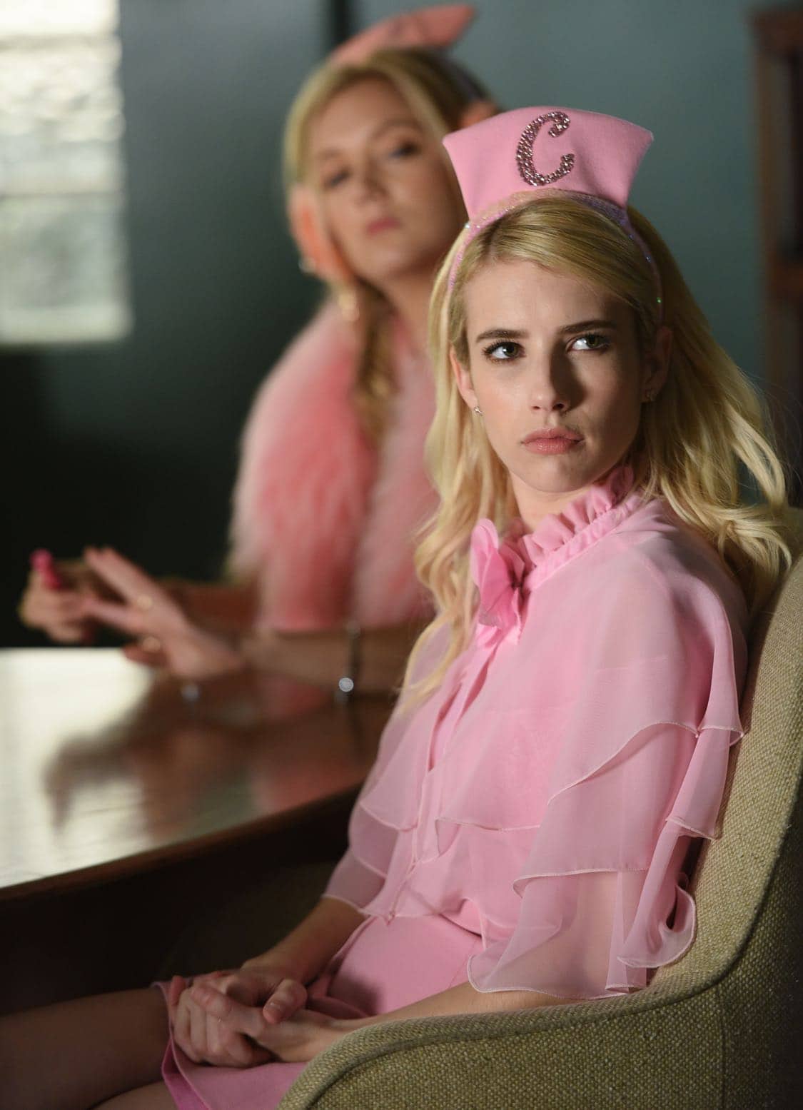 SCREAM QUEENS: Emma Roberts in the all-new “Warts and All” episode of SCREAM QUEENS airing Tuesday, Sep. 27 (9:01-10:00 PM ET/PT) on FOX. Cr: Michael Becker / FOX. © 2016 FOX Broadcasting Co.