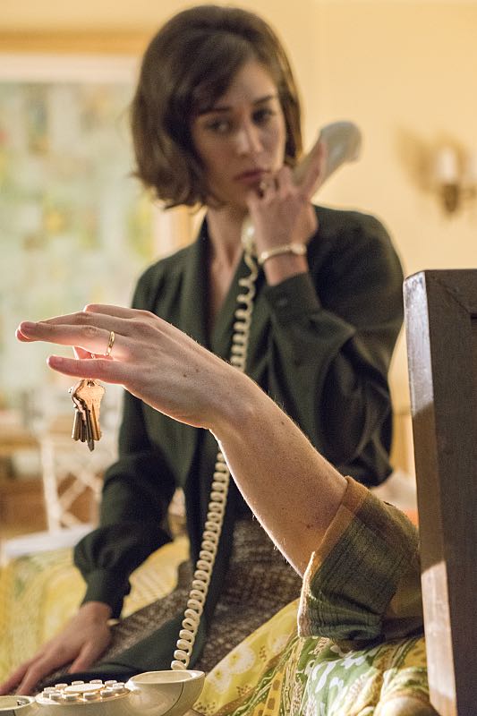 Lizzy Caplan as Virginia Johnson in Masters of Sex (season 4, episode 4) - Photo: Warren Feldman/SHOWTIME - Photo ID: MastersofSex_404_0474