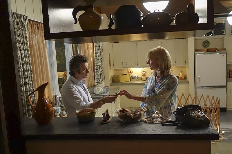 Michael Sheen as Dr. William Masters and Caitlin Fitzgerald as Libby Masters in Masters of Sex (season 4, episode 4) - Photo: Warren Feldman/SHOWTIME - Photo ID: MastersofSex_404_0433