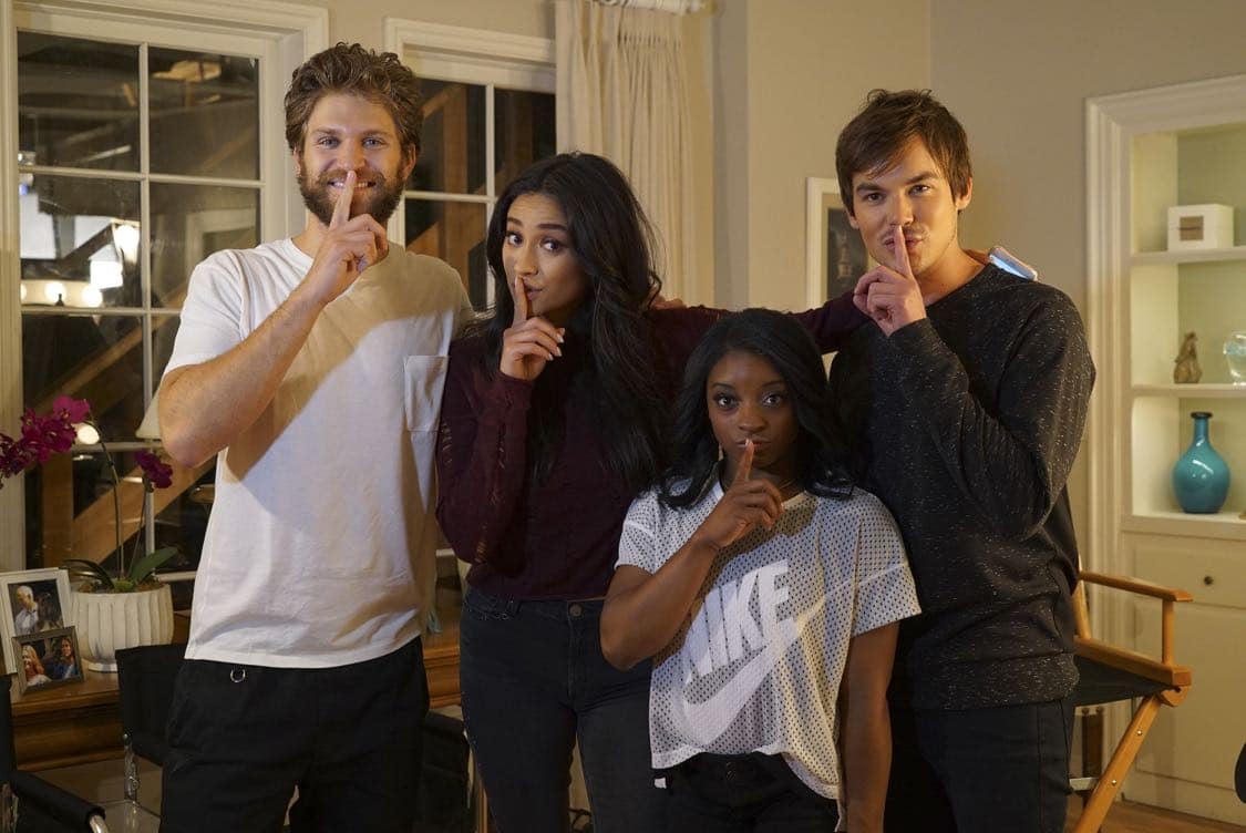 PRETTY LITTLE LIARS - USA Olympic gold medal gymnast Simone Biles visits the set of 'Pretty Little Liars.'" (Freeform/Byron Cohen) KEEGAN ALLEN, SHAY MITCHELL, SIMONE BILES, TYLER BLACKBURN