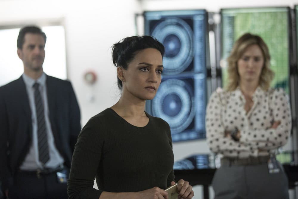BLINDSPOT -- "Do Not Slack, the Featherweight Wins" Episode 208 -- Pictured: (l-r) Aaron Abrams as Matthew Weitz, Archie Panjabi as Nas Kamal, Ashley Johnson as Patterson -- (Photo by: Eric Liebowitz/Warner Bros/NBC)