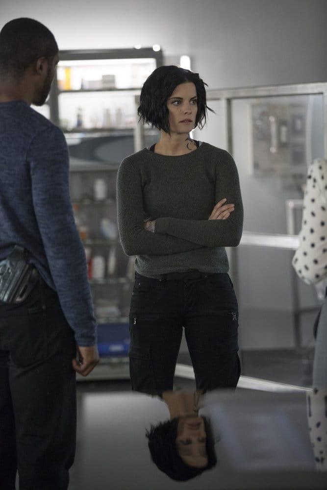 BLINDSPOT -- "Do Not Slack, the Featherweight Wins" Episode 208 -- Pictured: (l-r) Rob Brown as Edgar Reade, Jaimie Alexander as Jane Doe -- (Photo by: Eric Liebowitz/Warner Bros/NBC)