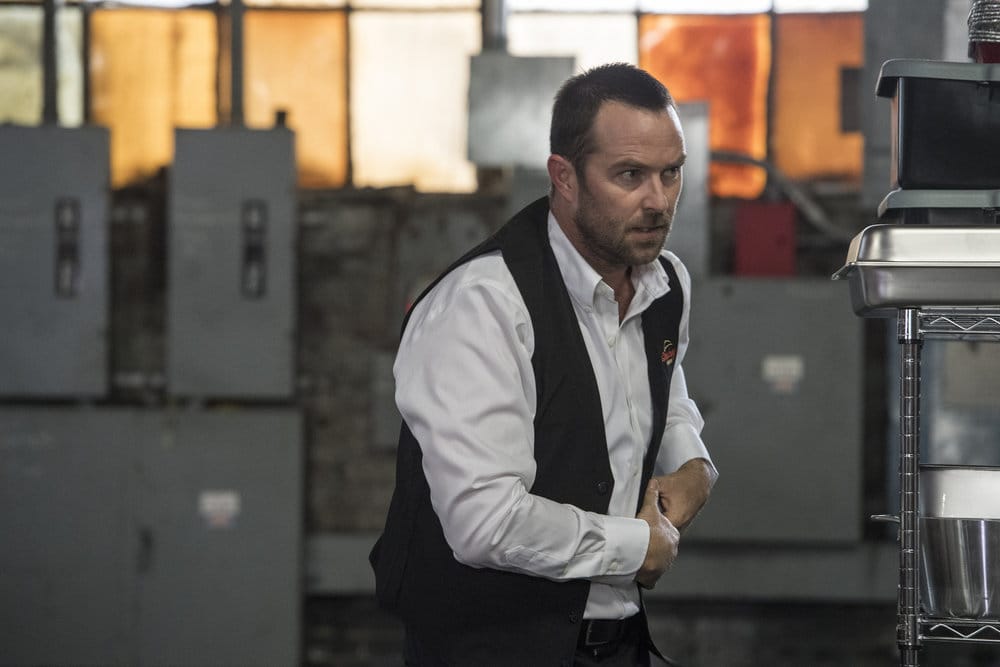 BLINDSPOT -- "Do Not Slack, the Featherweight Wins" Episode 208 -- Pictured: Sullivan Stapleton as Kurt Weller -- (Photo by: David Giesbrecht/Warner Bros/NBC)