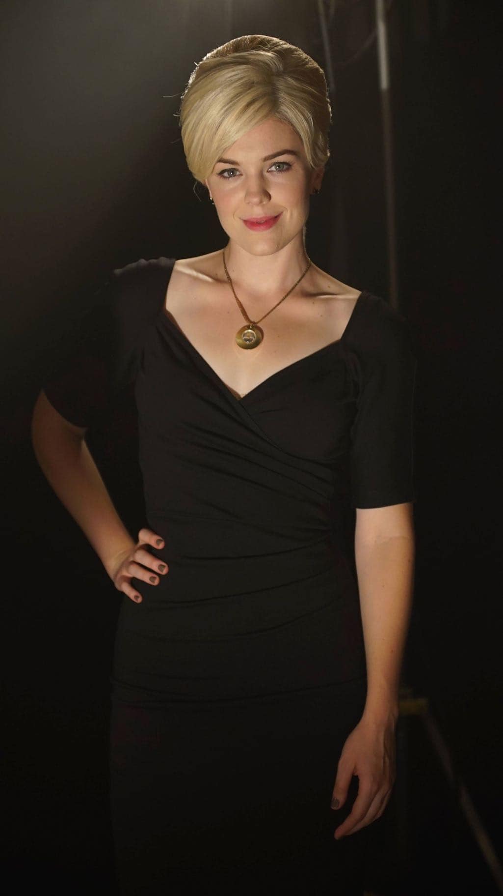 GOTHAM: Guest star Chelsea Spack in the “Mad City: Red Queen” episode of GOTHAM airing Monday, Oct. 31 (8:00-9:01 PM ET/PT) on FOX. ©2016 Fox Broadcasting Co. Cr: Nicole Rivelli/FOX.