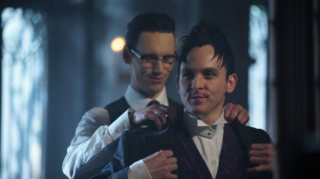 GOTHAM: L-R: Cory Michael Smith and Robin Lord Taylor in the “Mad City: Red Queen” episode of GOTHAM airing Monday, Oct. 31 (8:00-9:01 PM ET/PT) on FOX. ©2016 Fox Broadcasting Co. Cr: Nicole Rivelli/FOX.