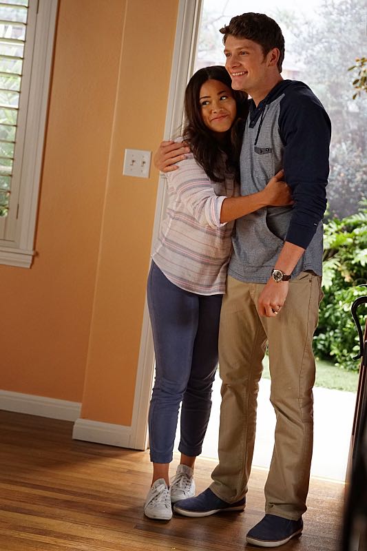 Jane The Virgin "Chapter Forty-Seven" Pictured (L-R): Gina Rodriguez as Jane and Brett Dier as Michael Jane The Virgin -- "Chapter Forty-Seven" -- Image Number: JAV303c_32_0036.jpg -- Pictured (L-R): Gina Rodriguez as Jane and Brett Dier as Michael -- Photo: Scott Everett White/The CW -- é2016 The CW Network, LLC. All Rights Reserved.