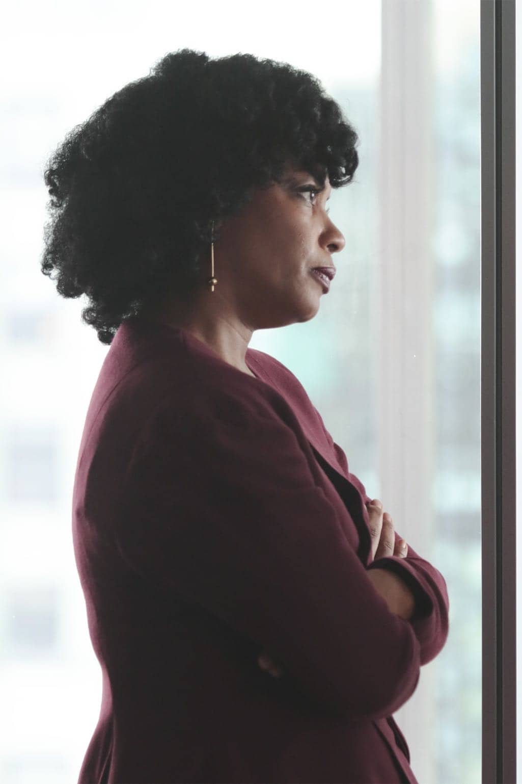 QUANTICO - "KMFORGET" - At the Farm, Harry is still suspicious of Alex and Ryan, and he's determined to learn more about their plan, while Leon is recruited for a special assignment by Owen. Meanwhile, in the future, Alex continues to run from the terrorists but faces her toughest challenge yet when the terrorists corner her on "Quantico," airing SUNDAY, OCTOBER 30 (10:00-11:00 p.m. EDT), on the ABC Television Network. (ABC/Giovanni Rufino) AUNJANUE ELLIS