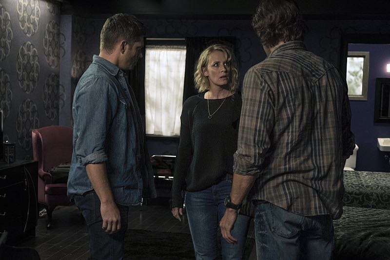 Supernatural -- "The Foundry" -- SN1203b_0127.jpg -- Pictured (L-R): Jensen Ackles as Dean, Samantha Smith as Mary Winchester and Jared Padalecki as Sam -- Photo: Katie Yu/The CW -- é 2016 The CW Network, LLC. All Rights Reserved