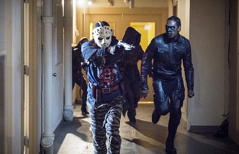 Arrow -- "Penance" -- Image AR504a_0386b.jpg -- Pictured (L-R): Rick Gonzales as Rene Ramirez/Wild Dog and Echo Kellum as Curtis Holt -- Photo: Dean Buscher/The CW -- é 2016 The CW Network, LLC. All Rights Reserved.