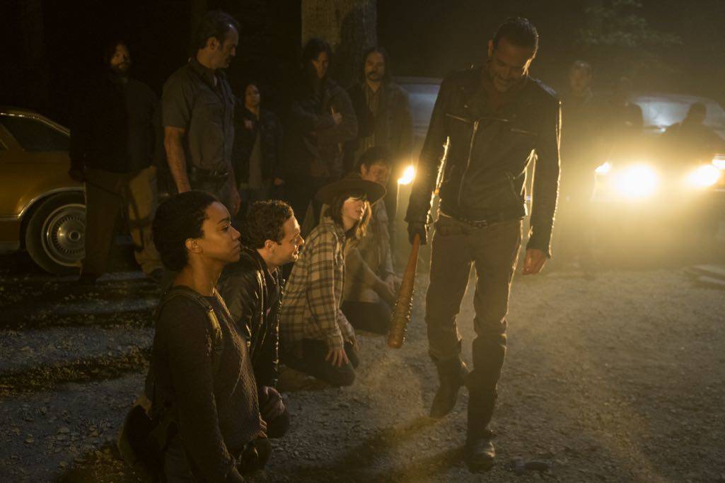 >>> NOT TO BE USED UNTIL 10/24/16 at 1:00 AM EST <<< Jeffrey Dean Morgan as Negan, Sonequa Martin-Green as Sasha Williams, Ross Marquand as Aaron, Chandler Riggs as Carl Grimes, Josh McDermitt as Dr. Eugene Porter - The Walking Dead _ Season 7, Episode 1 - Photo Credit: Gene Page/AMC