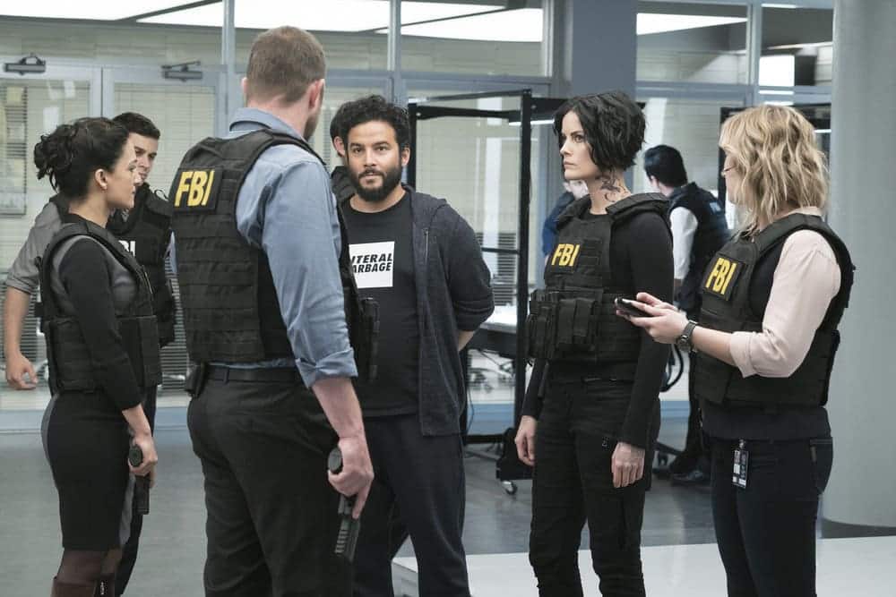 BLINDSPOT -- "Resolves Eleven Myths" Episode 207 -- Pictured: (l-r) Archie Panjabi as Nas Kamal, Sullivan Stapleton as Kurt Weller, Ennis Esmer as RichDot Com, Jaimie Alexander as Jane Doe, Ashley Johnson as Patterson -- (Photo by: Virginia Sherwood/NBC)