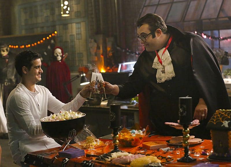 "Bat Poop Crazy" -- Coverage of the CBS series SCORPION, scheduled to air on the CBS Television Network. Photo: Michael Yarish/CBS é2016 CBS Broadcasting, Inc. All Rights Reserved