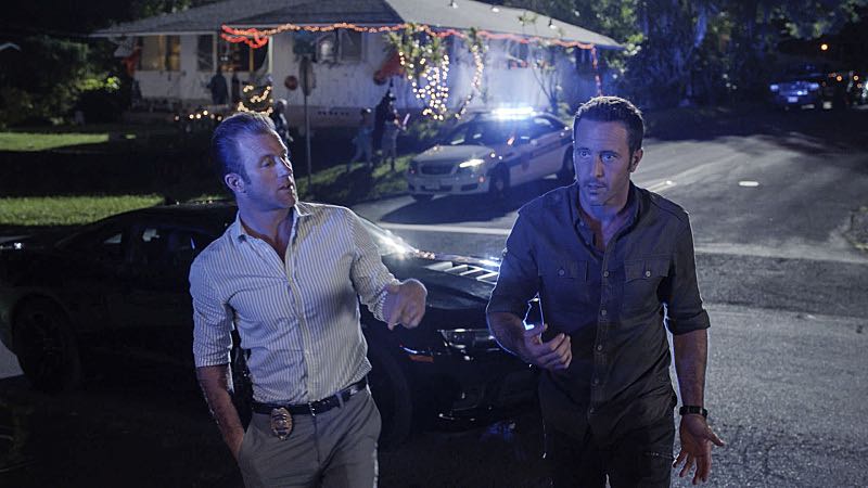 Hawaii Five-0 "Ka hale ho'okauweli" Pictured left to right: Scott Caan as Danny "Danno" Williams and Alex O'Loughlin as Steve McGarrett "Ka hale ho'okauweli" -- On Halloween, Five-0 investigates the murder of a medium with a checkered past who was apparently scared to death by a poltergeist. Also, Kono and Adam are kidnapped by what appears to be a death cult, on HAWAII FIVE-0, Friday, Oct. 28 (9:00-10:00 PM, ET/PT), on the CBS Television Network. Pictured left to right: Scott Caan as Danny "Danno" Williams and Alex O'Loughlin as Steve McGarrett. Photo: CBS é2016 CBS Broadcasting, Inc. All Rights Reserved