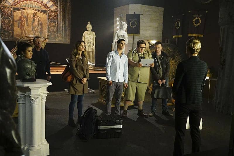 "Plight at the Museum" -- Team Scorpion's simple job at the Los Angeles Natural History Museum turns deadly when they discover thieves robbing a rare gem exhibit in order to get materials needed to enrich a nuclear bomb, on SCORPION, Monday, Oct. 24 (10:00-11:00 PM, ET/PT), on the CBS Television Network. Pictured: Jadyn Wong, Robert Patrick, Katharine McPhee, Elyes Gabel, Ari Stidham, Eddie Kaye Thomas. Photo: Sonja Flemming/CBS é2016 CBS Broadcasting, Inc. All Rights Reserved "Plight at the Museum" -- Team Scorpion's simple job at the Los Angeles Natural History Museum turns deadly when they discover thieves robbing a rare gem exhibit in order to get materials needed to enrich a nuclear bomb, on SCORPION, Monday, Oct. 24 (10:00-11:00 PM, ET/PT), on the CBS Television Network. Pictured: Jadyn Wong, Robert Patrick, Katharine McPhee, Elyes Gabel, Ari Stidham, Eddie Kaye Thomas. Photo: Sonja Flemming/CBS é2016 CBS Broadcasting, Inc. All Rights Reserved