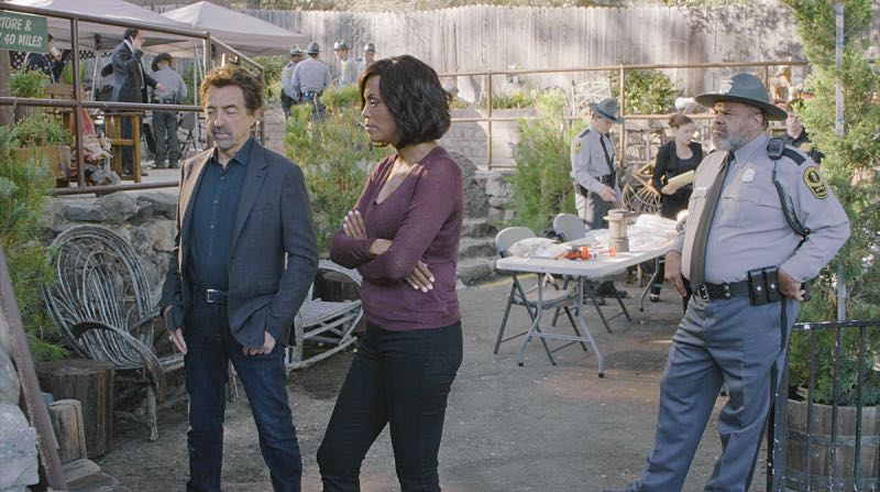 "Keeper" -- The BAU team searches for a serial killer along the Appalachian Trail in rural Virginia, on CRIMINAL MINDS, Wednesday, Oct. 26 (9:00-10:00 PM, ET/PT), on the CBS Television Network. Pictured: Joe Mantegna (David Rossi), Aisha Tyler (Dr. Tara Lewis) Photo: CBS é2016 CBS Broadcasting, Inc. All Rights Reserved