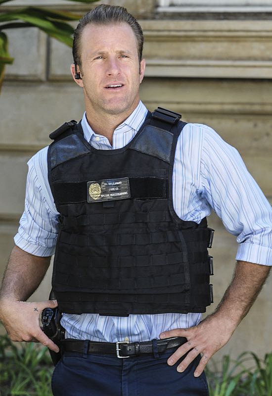"Ke KÃ
« 'Ana" -- When a cache of guns is stolen from a gun range, Five-0 discovers the culprit is intent on making a dramatic and potentially deadly statement on gun violence. Also, Kono and Adam are finally reunited when he is released from prison, on HAWAII FIVE-0, Friday, Oct. 21 (9:00-10:00 PM, ET/PT), on the CBS Television Network. ("Ke KÃ
« 'Ana" is Hawaiian for "The Stand") Pictured: Scott Caan as Danny "Danno" Williams. Photo: Norman Shapiro/CBS é2016 CBS Broadcasting, Inc. All Rights Reserved
