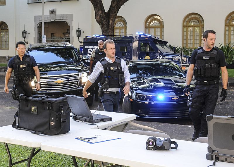 "Ke KÃ
« 'Ana" -- When a cache of guns is stolen from a gun range, Five-0 discovers the culprit is intent on making a dramatic and potentially deadly statement on gun violence. Also, Kono and Adam are finally reunited when he is released from prison, on HAWAII FIVE-0, Friday, Oct. 21 (9:00-10:00 PM, ET/PT), on the CBS Television Network. ("Ke KÃ
« 'Ana" is Hawaiian for "The Stand") Pictured left to right: Daniel date Kim as Chin Ho Kelly, Chi McBride as Lou Grover, Scott Caan as Danny "Danno" Williams, and Alex O'Loughlin as Steve McGarrett. Photo: Norman Shapiro/CBS é2016 CBS Broadcasting, Inc. All Rights Reserved
