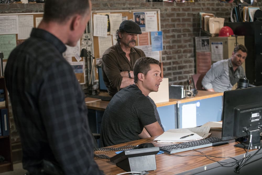 CHICAGO P.D. -- "A War Zone" Episode 404 -- Pictured: (l-r) Jason Beghe as Hank Voight, Jesse Lee Soffer as Jay Halstead, Elias Koteas as Alvin Olinsky, Patrick John Flueger as Adam Ruzek -- (Photo by: Parrish Lewis/NBC)