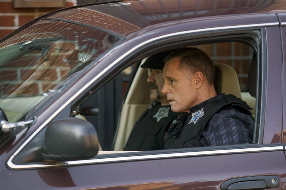 CHICAGO P.D. -- "A War Zone" Episode 404 -- Pictured: (l-r) Elias Koteas as Alvin Olinsky, Jason Beghe as Hank Voight-- (Photo by: Parrish Lewis/NBC)