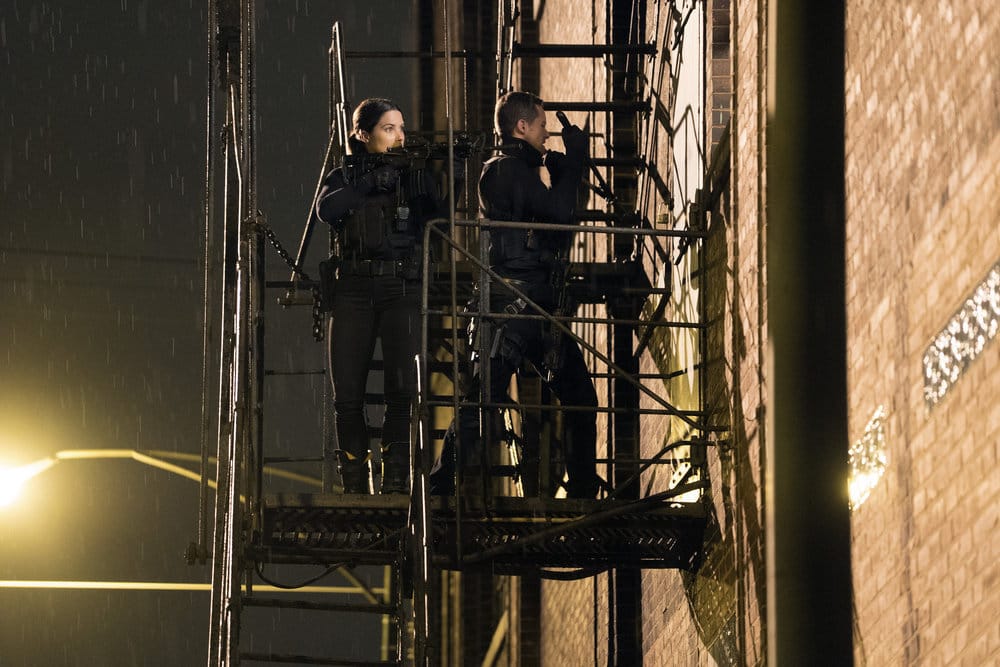 CHICAGO P.D. -- "A War Zone" Episode 404 -- Pictured: (l-r) Sophia Bush as Erin Lindsay, Jesse Lee Soffer as Jay Halstead -- (Photo by: Elizabeth Sisson/NBC)