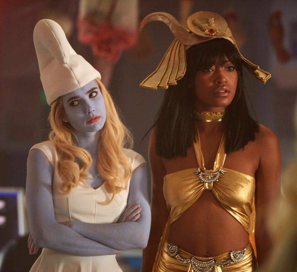 SCREAM QUEENS: L-R: Emma Roberts and Keke Palmer in the all-new “Halloween Blues” episode of SCREAM QUEENS airing Tuesday, Oct. 18 (9:01-10:00 PM ET/PT) on FOX. Cr: Michael Becker / FOX. © 2016 FOX Broadcasting Co.