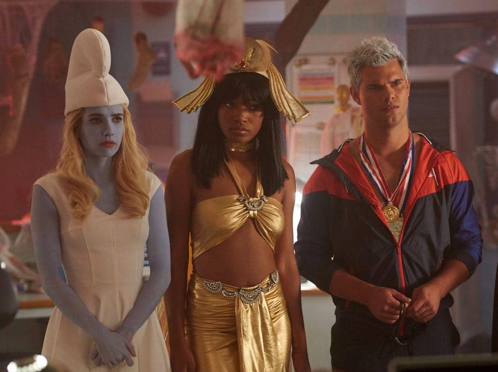 SCREAM QUEENS: L-R: Emma Roberts, Keke Palmer and Taylor Lautner in the all-new “Halloween Blues” episode of SCREAM QUEENS airing Tuesday, Oct. 18 (9:01-10:00 PM ET/PT) on FOX. Cr: Michael Becker / FOX. © 2016 FOX Broadcasting Co.