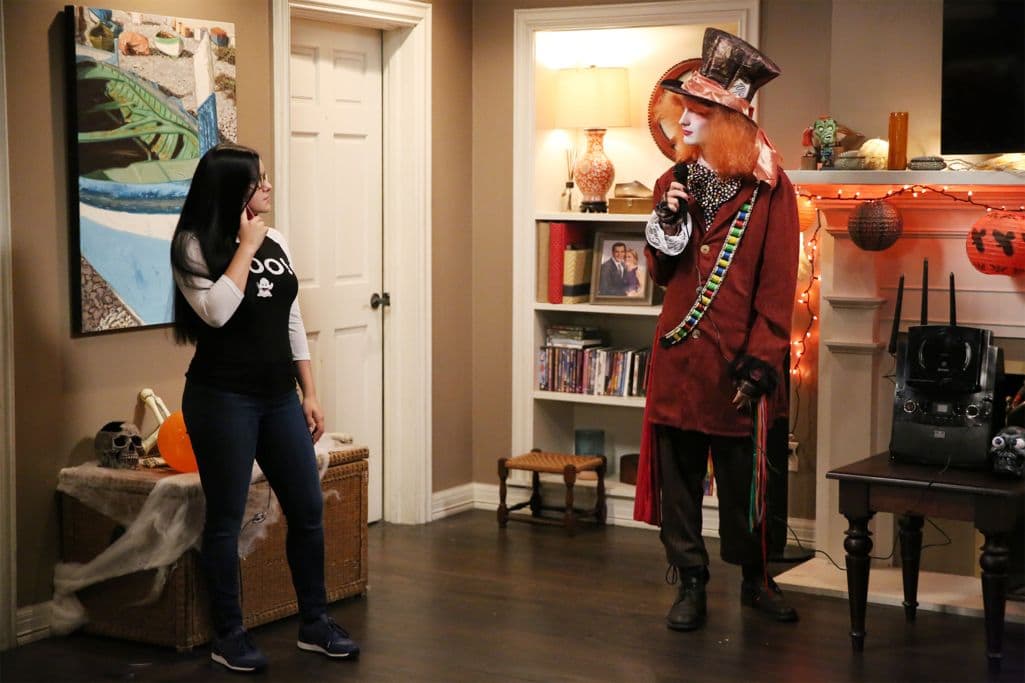 MODERN FAMILY - "Halloween 4: The Revenge of Rod Skyhook" - Luke's Halloween party isn't the monster bash he dreamed of and is at risk of having the worst party of the year. Sensing trouble, the rest of the Dunphy's realize all his party needs is a visit from Rod Skyhook, a little promotion and some adult supervision to get it started. Meanwhile at the Tucker-Pritchett home, Cam faces off with his Halloween nemesis while Lily and Mitchell try to save the day and work to keep him from going to the darkside. Finally, when Jay finds out that Manny is going to a party at the home of an old enemy, he enlists him to deliver a trick he will never forget. "Modern Family" airs WEDNESDAY, OCTOBER 26 (9:00-9:30 p.m. EDT), on the ABC Television Network. (ABC/Carol Kaelson) ARIEL WINTER, SPENSER MCNEIL