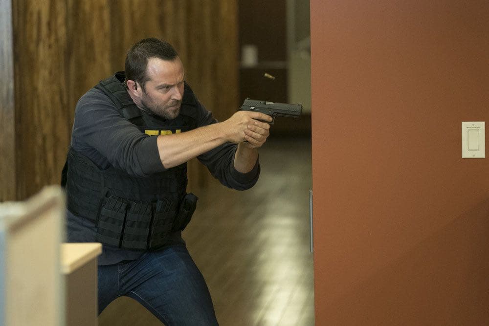 BLINDSPOT-- "Condone Untidiest Thefts" Episode 205 -- Pictured: Sullivan Stapleton as Kurt Weller -- (Photo by: Peter Kramer/NBC)