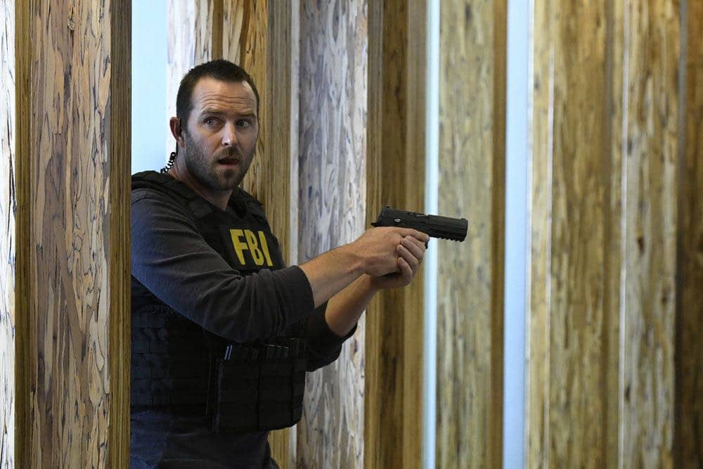 BLINDSPOT-- "Condone Untidiest Thefts" Episode 205 -- Pictured: Sullivan Stapleton as Kurt Weller -- (Photo by: Peter Kramer/NBC)