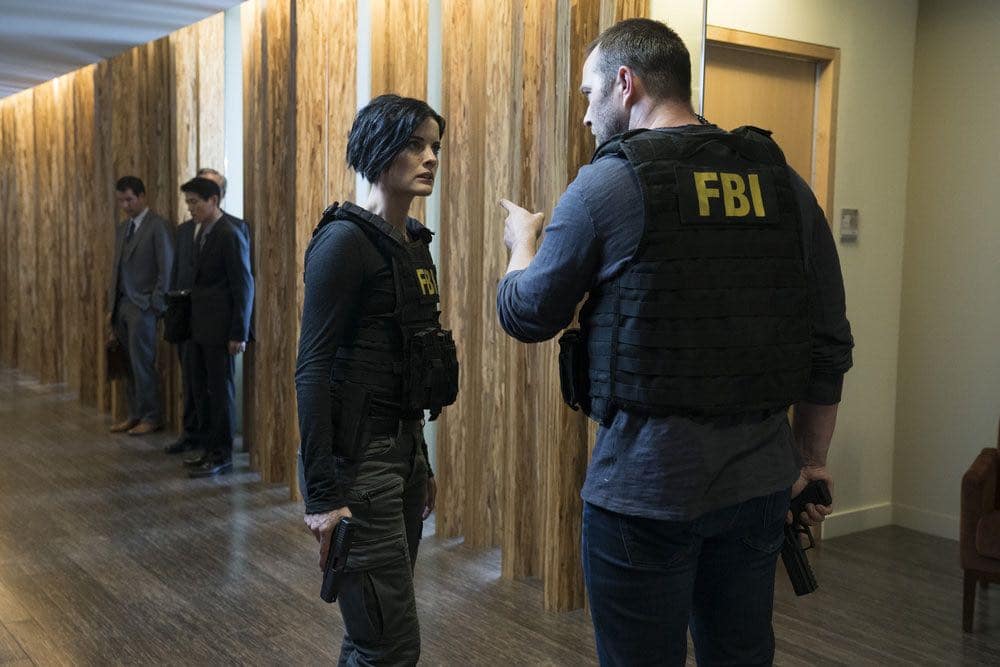 BLINDSPOT-- "Condone Untidiest Thefts" Episode 205 -- Pictured: (l-r) Jaimie Alexander as Jane Doe, Sullivan Stapleton as Kurt Weller -- (Photo by: Peter Kramer/NBC)