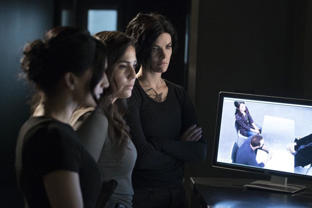 BLINDSPOT -- "Condone Untidiest Thefts" Episode 205 -- Pictured: (l-r) Archie Panjabi as Nas Kamal, Audrey Esparza as Tasha Zapata, Jaimie Alexander as Jane Doe -- (Photo by: Peter Kramer/NBC)