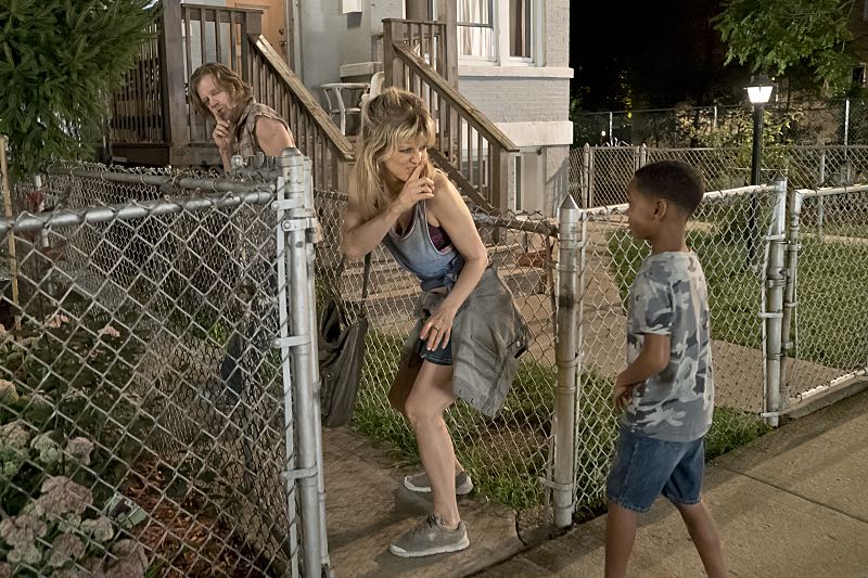 William H. Macy as Frank Gallagher and Arden Myrin as Delores in Shameless (Season 7, episode 2) - Photo: Chuck Hodes/SHOWTIME - Photo ID: shameless_702_c2879