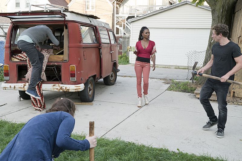 Shanola Hampton as Veronica Fisher and Jeremy Allen White as Lip Gallagher in Shameless (Season 7, episode 2) - Photo: Chuck Hodes/SHOWTIME - Photo ID: shameless_702_c2429