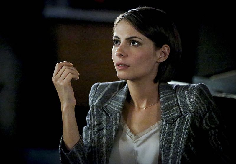 Arrow -- "The Recruits" -- Image AR502b_0129b.jpg -- Pictured (L-R): Emily Bett Rickards as Felicity Smoak and Willa Holland as Thea Queen -- Photo: Bettina Strauss/The CW -- é 2016 The CW Network, LLC. All Rights Reserved.