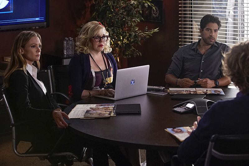 "Mirror Image" -- The BAU team opens an investigation when a man who fully believes he's Dr. Tara Lewis' (Aisha Tyler) brother arrives in town, knowing everything about her and her family, and she is unable to make contact with her real sibling, on CRIMINAL MINDS, Wednesday, Nov. 30 (9:00-10:00 PM, ET/PT), on the CBS Television Network. Series star Joe Mantegna directed the episode. Pictured: A.J. Cook (Jennifer "JJ" Jareau), Kirsten Vangsness (Penelope Garcia), Adam Rodriguez (Luke Alvez) Photo: Robert Voets/CBS é2016 CBS Broadcasting, Inc. All Rights Reserved