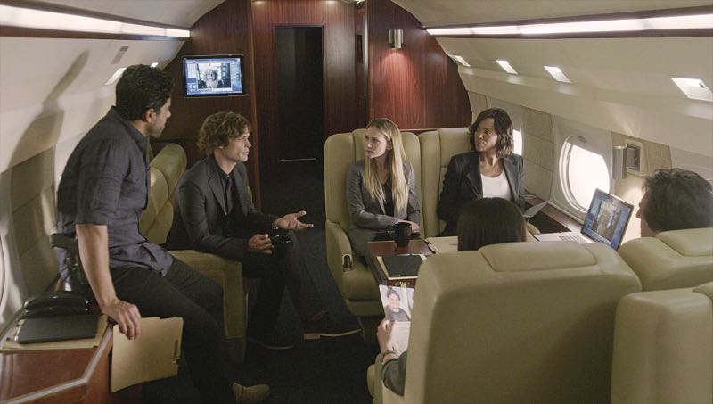 Criminal Minds "Elliott's Pond" Pictured: Adam Rodriguez (Luke Alvez), Matthew Gray Gubler (Dr. Spencer Reid), A.J. Cook (Jennifer "JJ" Jareau), Aisha Tyler (Dr. Tara Lewis) "Elliott's Pond" -- When three children disappear while riding their bikes on the same path as a similar unsolved disappearance 30 years ago, the BAU team comes in to investigate, on CRIMINAL MINDS, Wednesday, Nov. 16 (9:00-10:00 PM, ET/PT), on the CBS Television Network. Series star Matthew Gray Gubler directed the episode. Pictured: Adam Rodriguez (Luke Alvez), Matthew Gray Gubler (Dr. Spencer Reid), A.J. Cook (Jennifer "JJ" Jareau), Aisha Tyler (Dr. Tara Lewis)