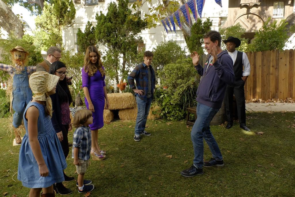 MODERN FAMILY - "Thanksgiving Jamboree" - It's going to be a Thanksgiving jamboree at the Pritchett-Tucker home this year, and Cameron has spared no expense. While Phil tries to get used to Rainer Shine (Nathan Fillion) dating his daughter, Hayley has to break it to her dad that she would rather spend the rest of her holiday with her new boyfriend than staying for the traditional family football game. Meanwhile, Jay has to figure out a way to keep his blood pressure down on one of the most stressful days of the year, as Gloria tries to show Joe that animals are our friends. Finally, Alex and Dwight get to know each other a little better than her Uncle Cam would like, while Mitchell has to stop clowning around and tell Cam the truth, on ABC's "Modern Family," airing on WEDNESDAY, NOVEMBER 16 (9:00-9:31 p.m. EDT). (ABC/Tony Rivetti) AUBREY ANDERSON-EMMONS, ERIC STONESTREET, ARIEL WINTER, JEREMY MAGUIRE, SOFIA VERGARA, NOLAN GOULD, STEVEN LEVITAN (DIRECTOR/EXECUTIVE PRODUCER), WINSTON DUKE