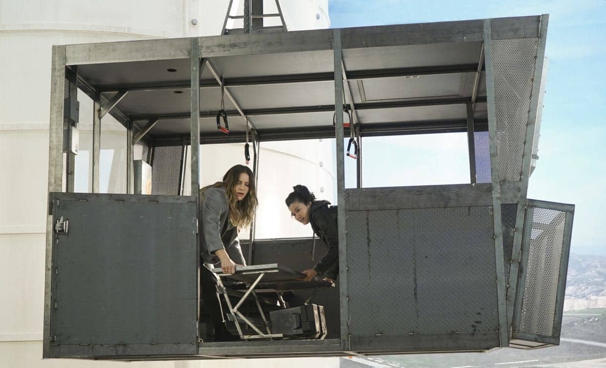 "Broken Wind" -- While on a mission to repair a turbine at a wind farm, Team Scorpion must race to save Paige and Happy before the cable holding the gondola they are in snaps and sends them plummeting to the ground, on SCORPION, Monday, March 20 (10:00-11:00 PM, ET/PT) on the CBS Television Network. Pictured: Katharine McPhee, Jadyn Wong. Photo: Monty Brinton/CBS é2017 CBS Broadcasting, Inc. All Rights Reserved