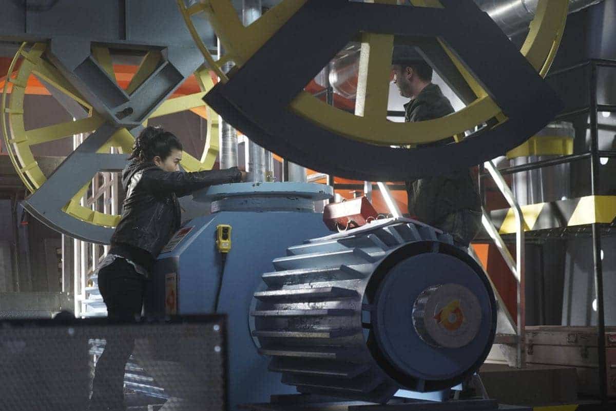 "Broken Wind" -- While on a mission to repair a turbine at a wind farm, Team Scorpion must race to save Paige and Happy before the cable holding the gondola they are in snaps and sends them plummeting to the ground, on SCORPION, Monday, March 20 (10:00-11:00 PM, ET/PT) on the CBS Television Network. Pictured: Jadyn Wong, Eddie Kaye Thomas. Photo: Monty Brinton/CBS é2017 CBS Broadcasting, Inc. All Rights Reserved