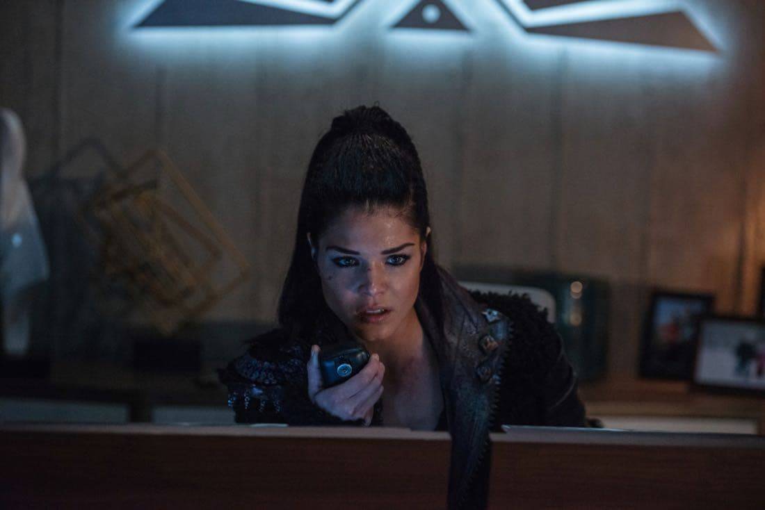 The 100 -- "Praimfaya" -- Image HU413a_0245 -- Pictured: Marie Avgeropoulos as Octavia -- Credit: Diyah Pera/The CW -- é 2017 The CW Network, LLC. All Rights Reserved The 100 -- "Praimfaya" -- Image HU413a_0245 -- Pictured: Marie Avgeropoulos as Octavia -- Credit: Diyah Pera/The CW -- é 2017 The CW Network, LLC. All Rights Reserved