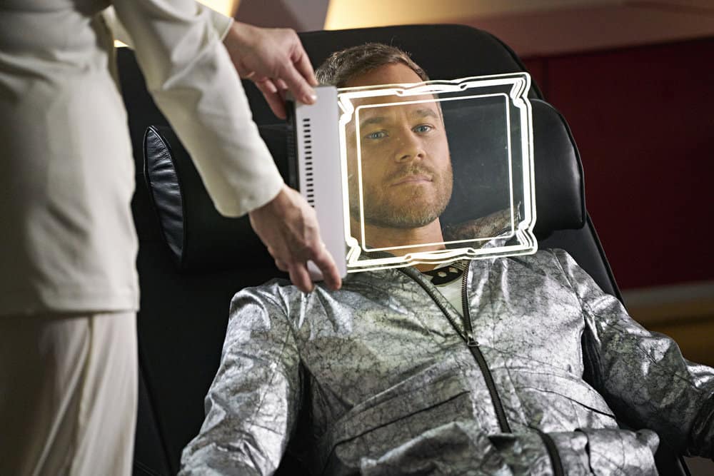 KILLJOYS -- "A Skinner, Darkley" Episode 302 -- Pictured: Aaron Ashmore as John KILLJOYS -- "A Skinner, Darkley" Episode 302 -- Pictured: Aaron Ashmore as John
