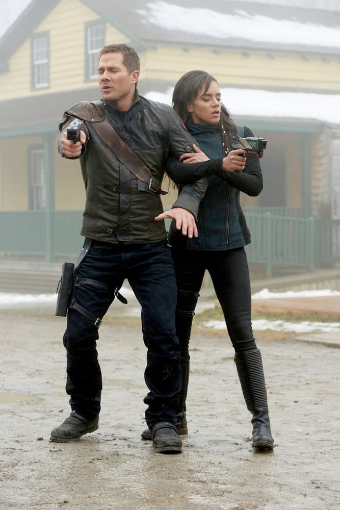 KILLJOYS -- "The Hullen Have Eyes" Episode 303 -- Pictured: l-r) Luke Macfarlane as D'Avin, Hannah John-Kamen as Dutch KILLJOYS -- "The Hullen Have Eyes" Episode 303 -- Pictured: l-r) Luke Macfarlane as D'Avin, Hannah John-Kamen as Dutch -- (Photo by: Steve Wilkie/Killjoys III Productions Limited/Syfy)