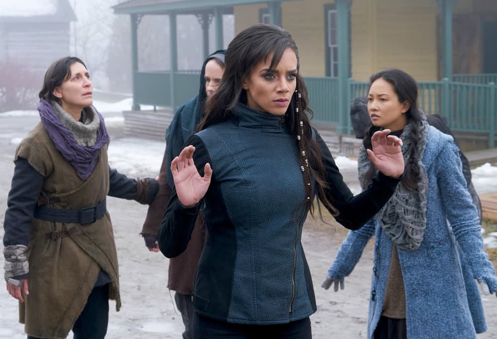 KILLJOYS -- "The Hullen Have Eyes" Episode 303 -- Pictured: (l-r) Hannah John-Kamen as Dutch KILLJOYS -- "The Hullen Have Eyes" Episode 303 -- Pictured: (l-r) Hannah John-Kamen as Dutch -- (Photo by: Steve Wilkie/Killjoys III Productions Limited/Syfy)