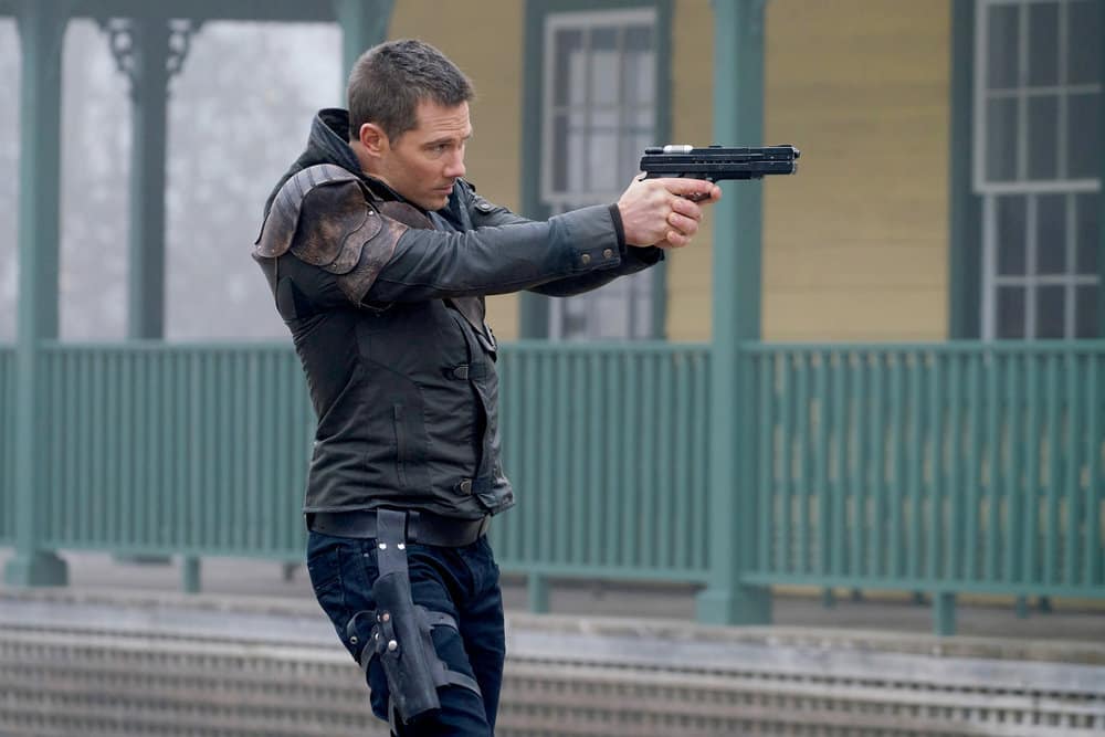 KILLJOYS -- "The Hullen Have Eyes" Episode 303 -- Pictured: Luke Macfarlane as D'Avin KILLJOYS -- "The Hullen Have Eyes" Episode 303 -- Pictured: Luke Macfarlane as D'Avin -- (Photo by: Steve Wilkie/Killjoys III Productions Limited/Syfy)