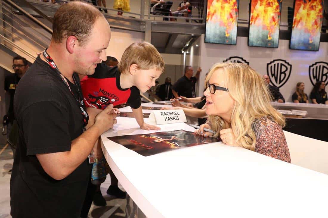 LUCIFER star Rachael Harris answers a fan's burning question at the Warner Bros. booth at Comic-Con 2017 on Saturday, July 22. #WBSDCC (© 2017 WBEI. All Rights Reserved) LUCIFER star Rachael Harris answers a fan's burning question at the Warner Bros. booth at Comic-Con 2017 on Saturday, July 22. #WBSDCC (© 2017 WBEI. All Rights Reserved)