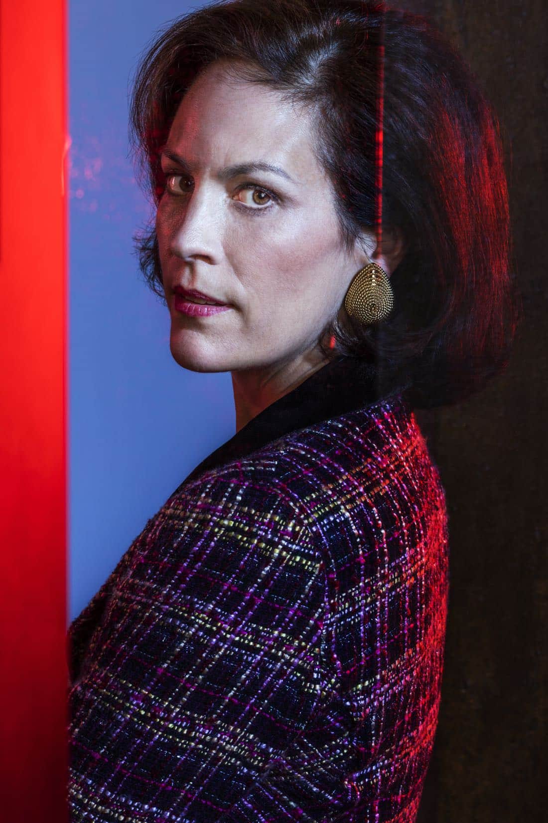 Elizabeth Gish as Diane; single - Halt and Catch Fire _ Season 4, Gallery - Photo Credit: Eric Ogden/AMC Elizabeth Gish as Diane; single - Halt and Catch Fire _ Season 4, Gallery - Photo Credit: Eric Ogden/AMC
