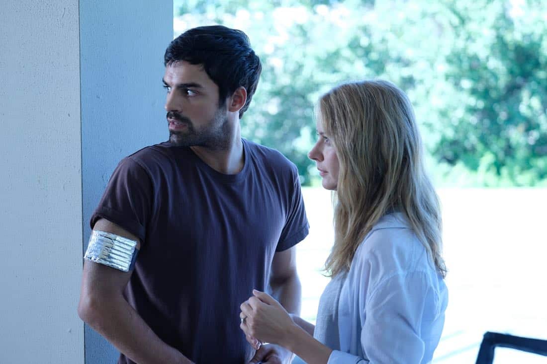 THE GIFTED: L-R: Sean Teale and Amy Acker in the "A New World" episode of THE GIFTED airing Monday, Oct. 9 (9:00-10:00 PM ET/PT) on FOX. ©2017 Fox Broadcasting Co. Cr: Eliza Morse/FOX THE GIFTED: L-R: Sean Teale and Amy Acker in the "A New World" episode of THE GIFTED airing Monday, Oct. 9 (9:00-10:00 PM ET/PT) on FOX. ©2017 Fox Broadcasting Co. Cr: Eliza Morse/FOX